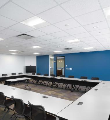 ADEO 2x2 Recessed Training Room