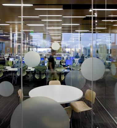 EDGE 6 Recessed in metal Ceiling in Library