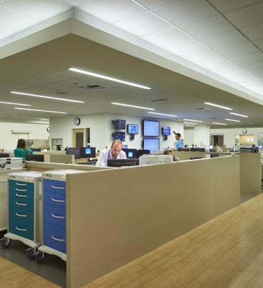 EDGE 3 Recessed Central Desk in Hospital